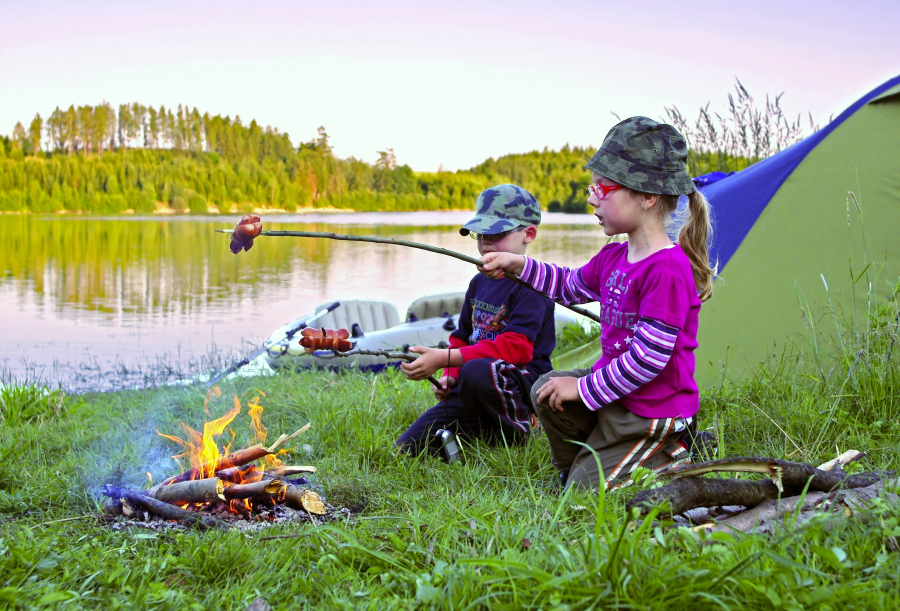 camping avec étang de pêche en Dordogne